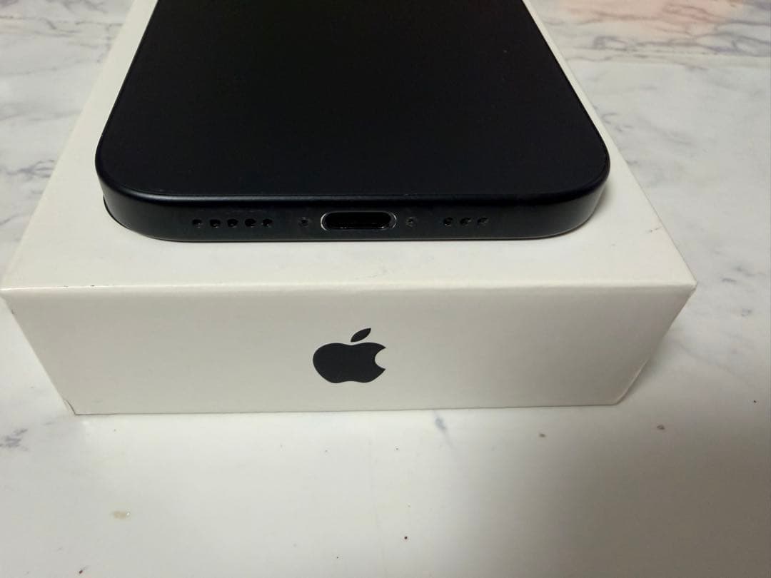 『美品』iPhone15 256GB ブラック SIMフリー