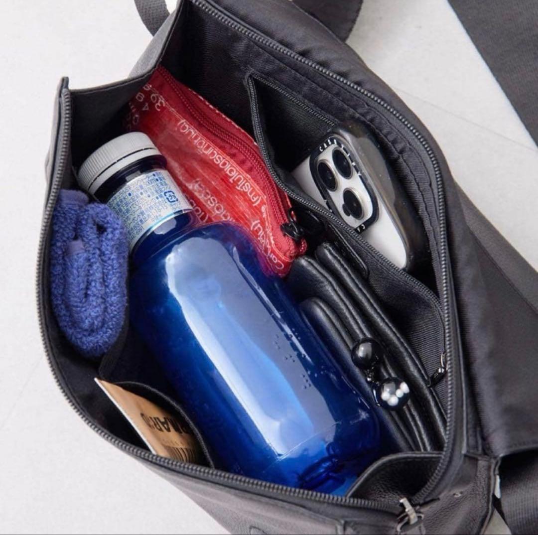 【美品】イアパピヨネ 柄ワイドテープショルダーバッグ　ダルメシアン ボディバッグ