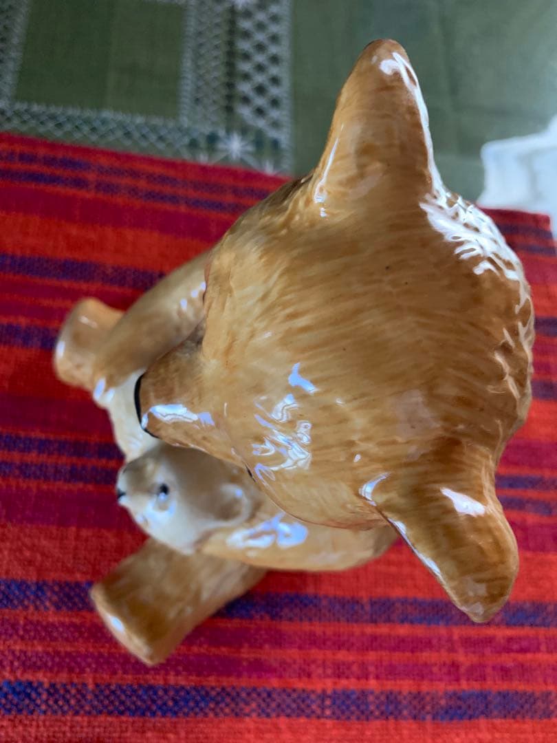 イギリスアンティーク　クマさんがクマちゃんを抱っこしてるレアな陶器のテディベア！