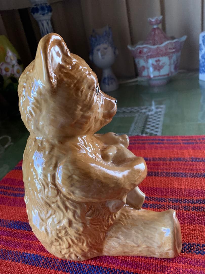 イギリスアンティーク　クマさんがクマちゃんを抱っこしてるレアな陶器のテディベア！