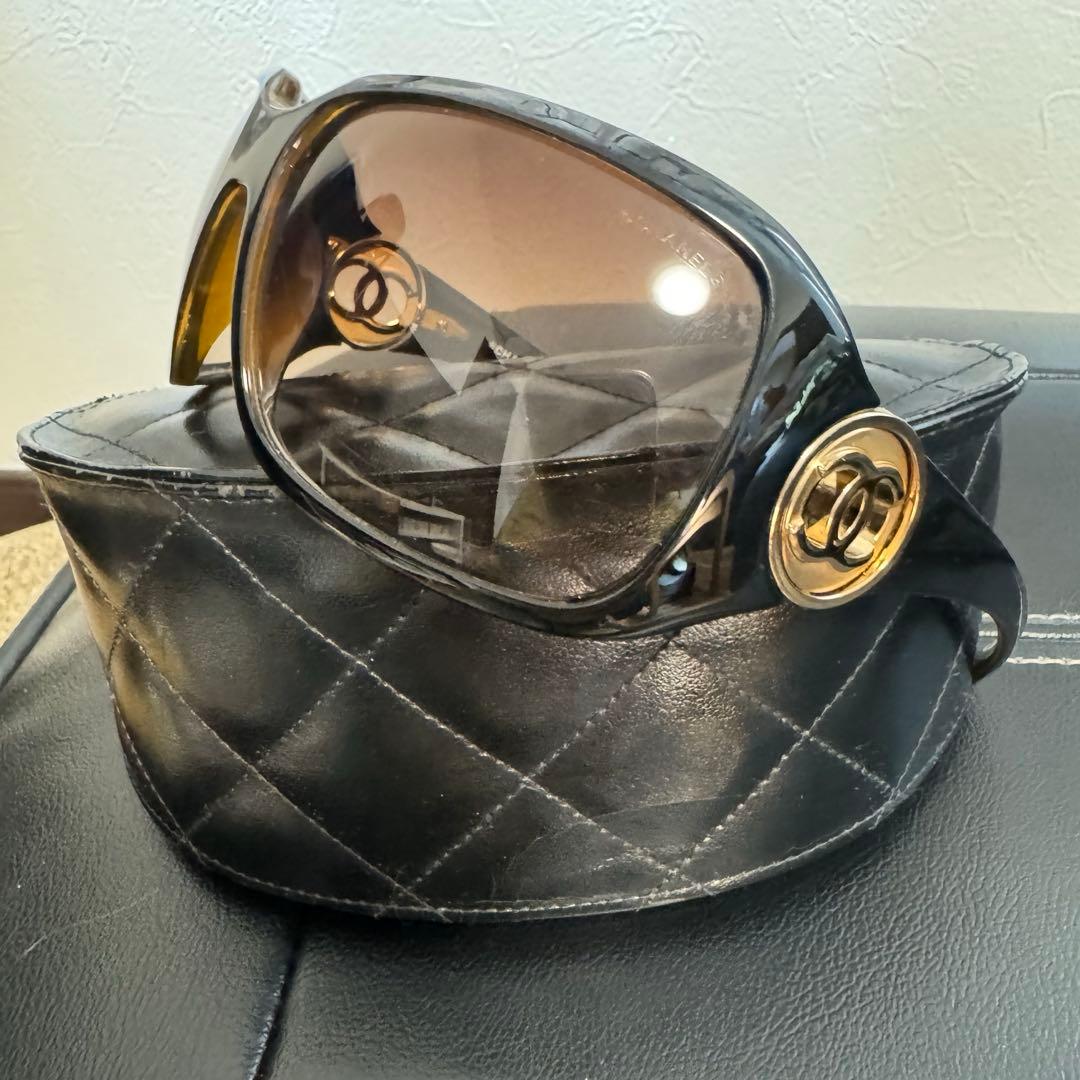 ななこ♡CHANEL サングラス ケース付き