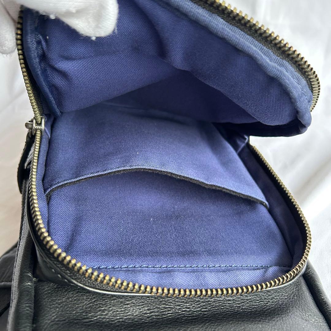 【希少】BURBERRY ブラックレーベル　ブラック　レザー　ボディバッグ 黒