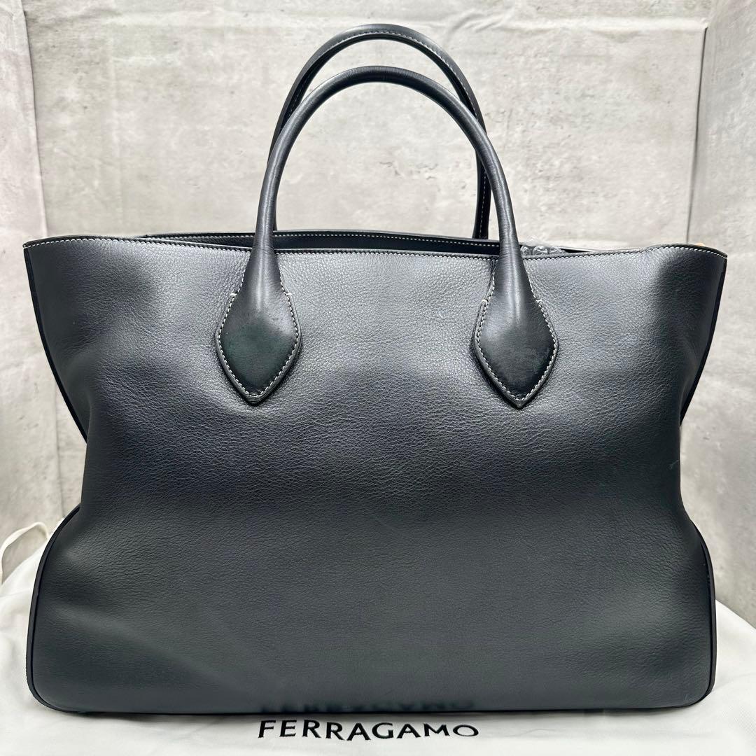 現行品/付属品完備✨ フェラガモ メンズ トートバッグ A4 大容量 黒色