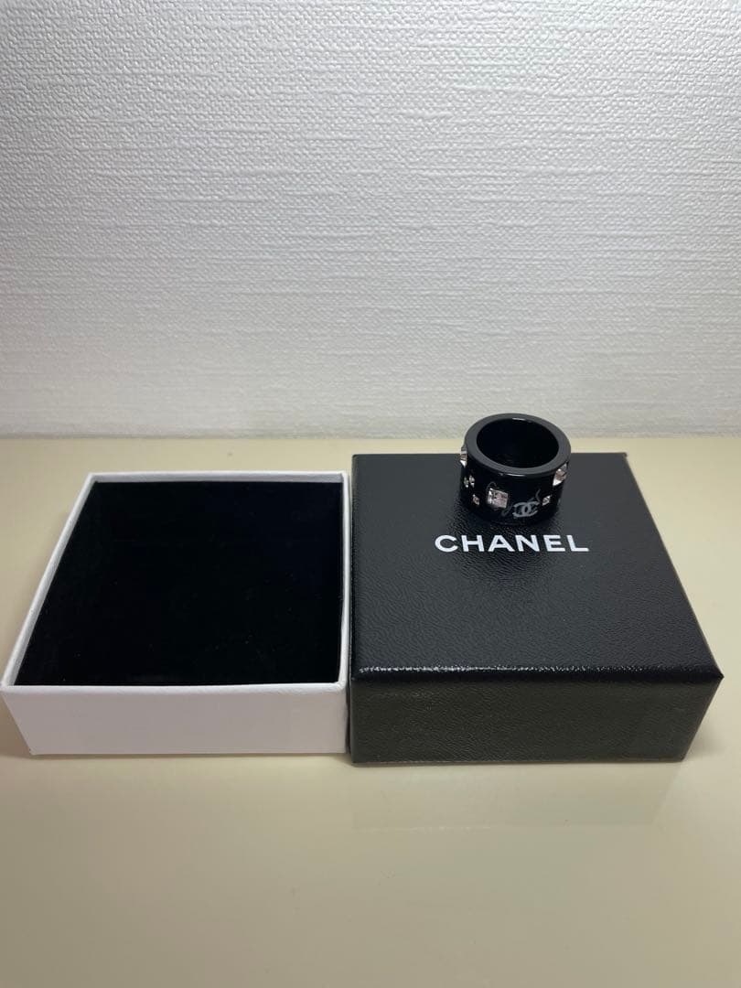 【もにょくろ】CHANEL ブラック リング クリスタル装飾　15号