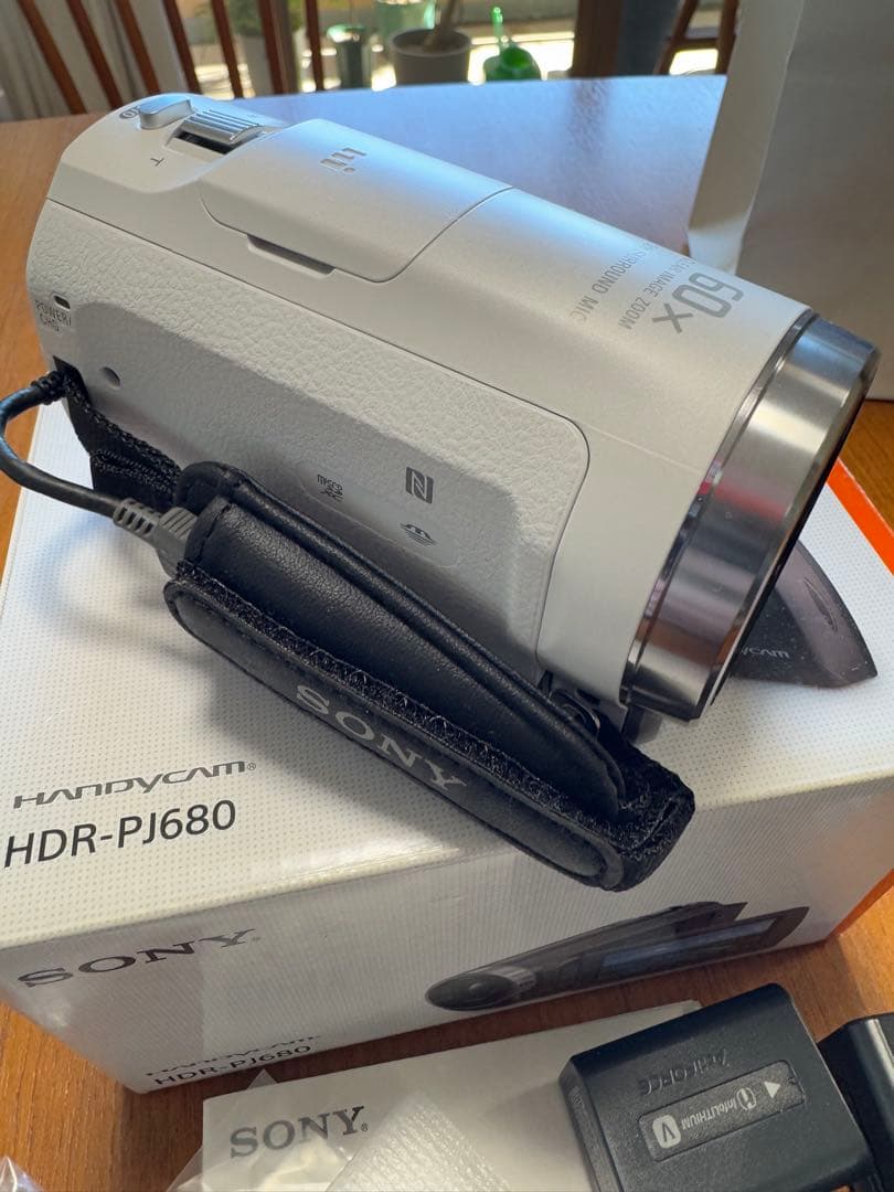 SONY HDR-PJ680 ビデオカメラ　プロジェクター付