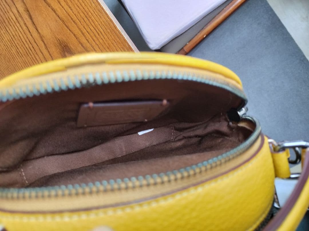 COACH スヌーピー 円形ポシェット