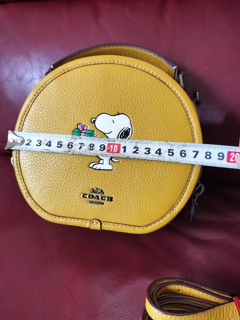 COACH スヌーピー 円形ポシェット