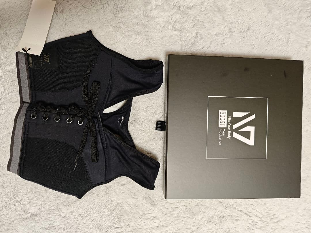 N7 ブラック スポーツブラ レースアップ