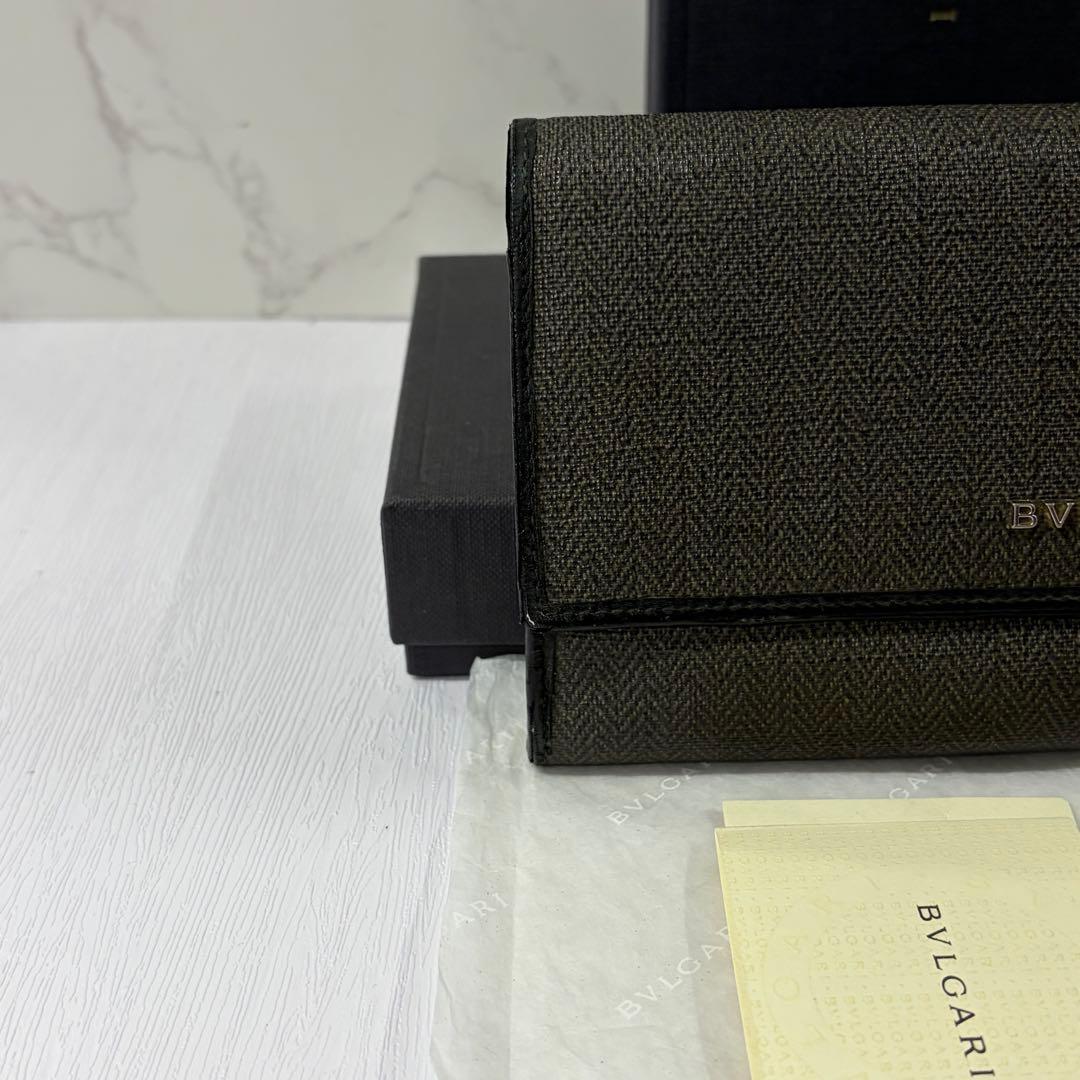 新品同様‼️ ブルガリ　BVLGARI 財布　二つ折り　長財布　ウィークエンド