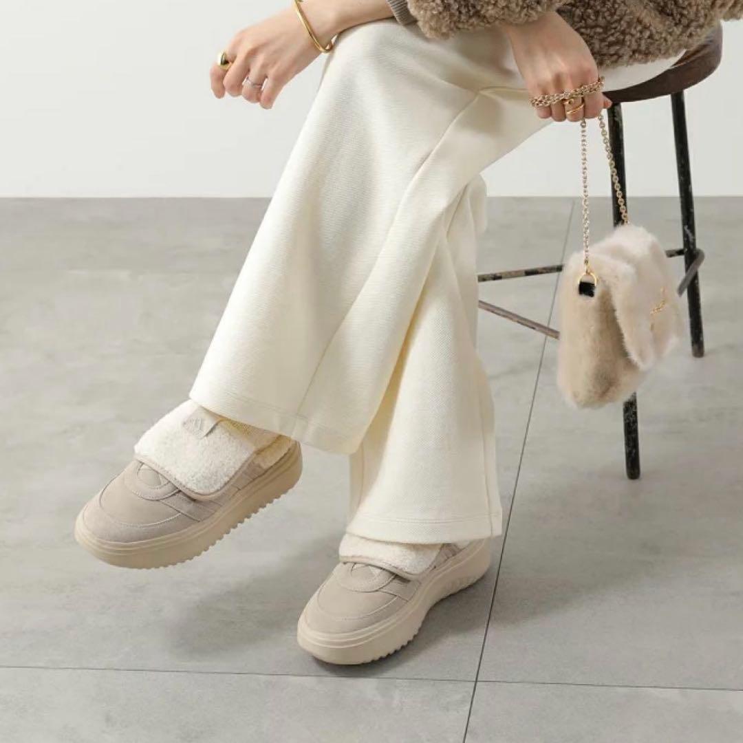 新品 adidas グランドコートミュール 23.5 ベージュ