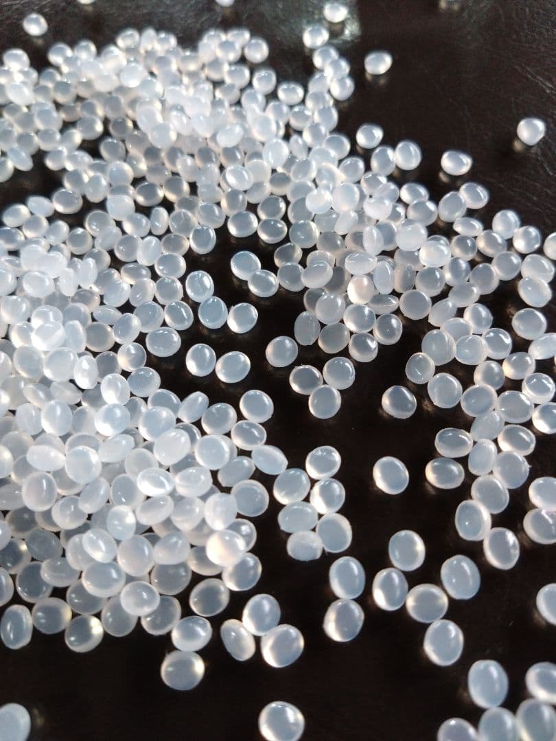在庫処分セール！ルビー様ご検討消費！高品質艶々丸粒タイプ手芸ペレット20kg入り