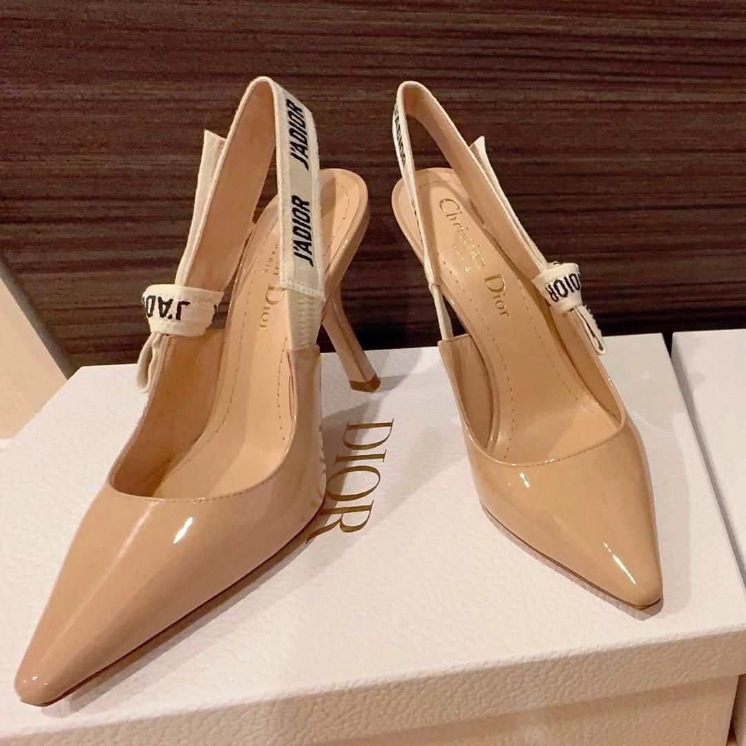 J'Adior スリングバックパンプス パテントカーフスキン　ベージュ