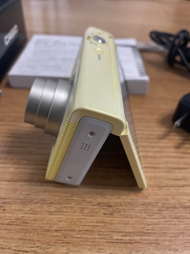 CASIO EXILIM EX-ZR70 デジカメ ほぼ新品 4643