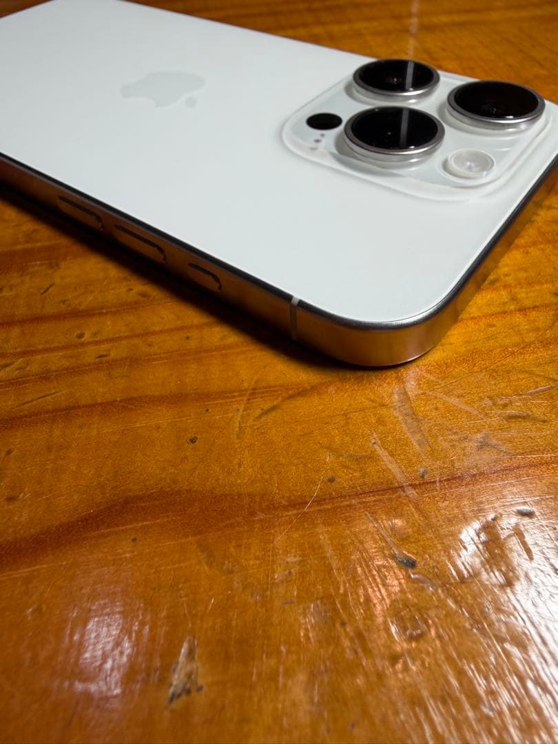 値下げ！！iPhone 15Pro ホワイトチタニウム 128GB SIMフリー
