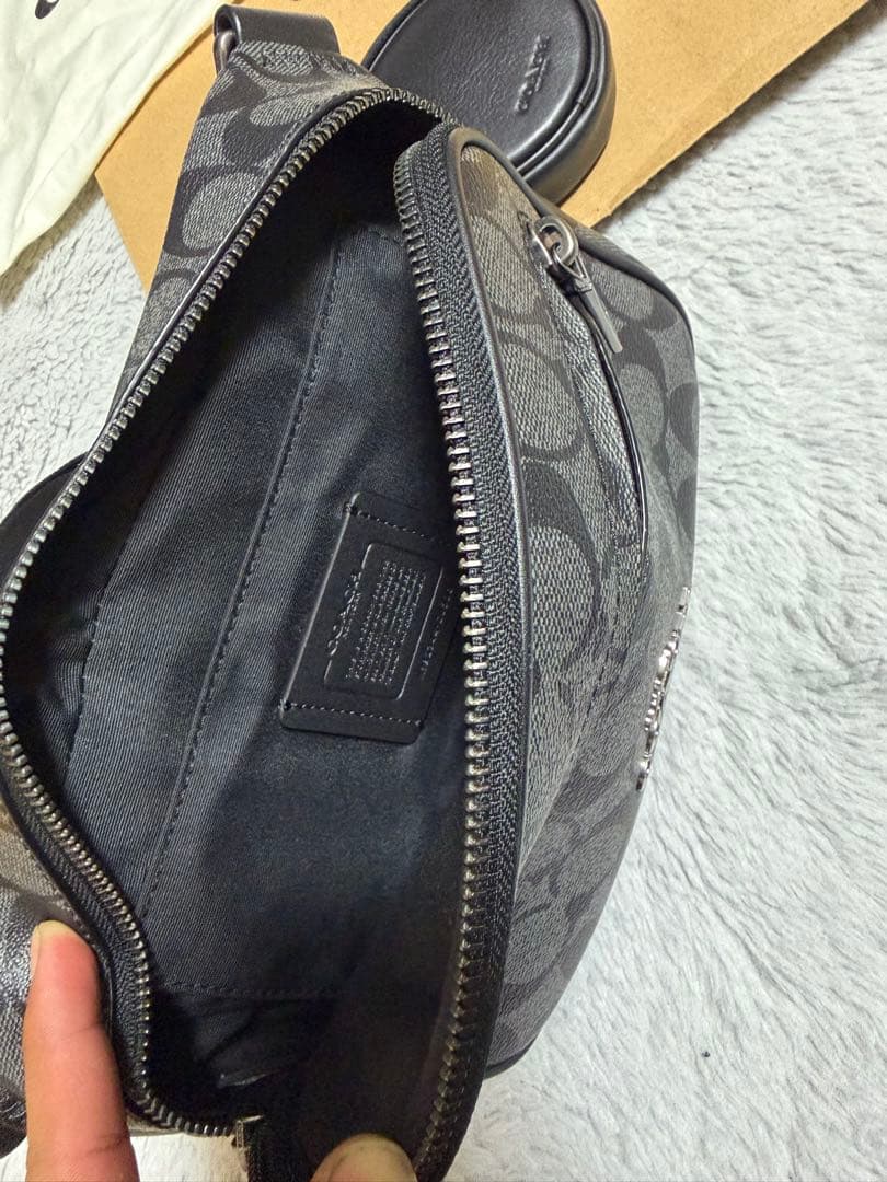 COACH ボディバッグ ブラック ケース付き