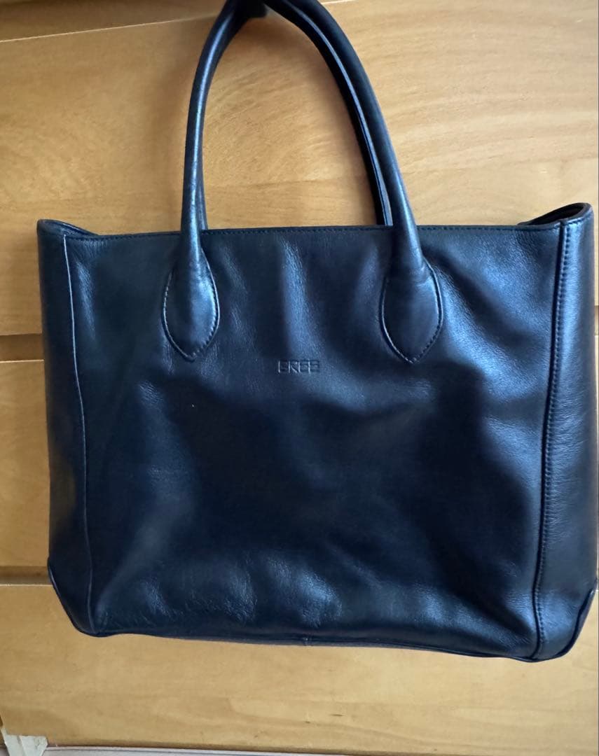 【とも】BREE 本革レザートートバッグ 黒 A4可