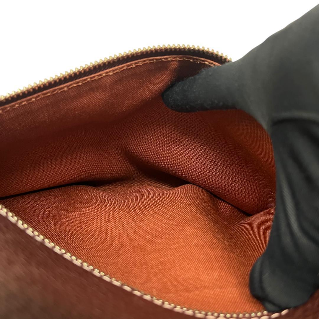 美品ソメスサドル シボ革ショルダーバッグ 斜め掛け A4 ボルドー B0842