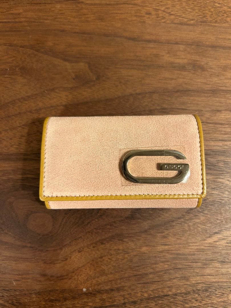 GUCCI スエード キーケース ピンク 箱付き