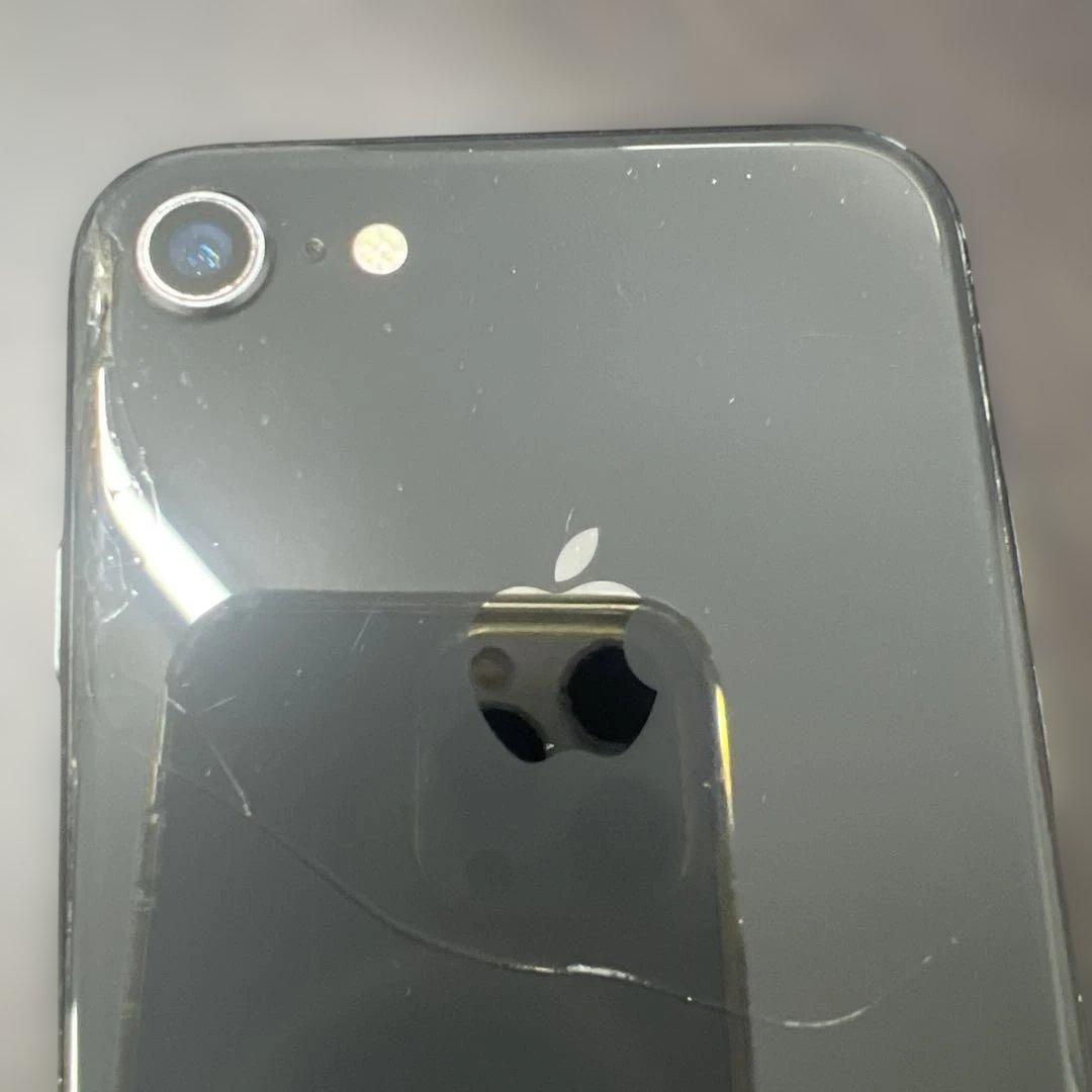 【ひび割れ】iphone8 64GB SIMフリー　バッテリー77%