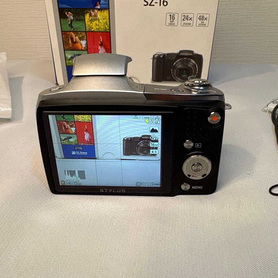 OLYMPUS STYLUS SZ-16 シルバー