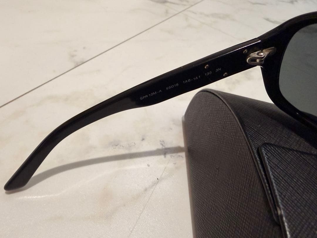 PRADA ブラックサングラス SPR 106S 58mm