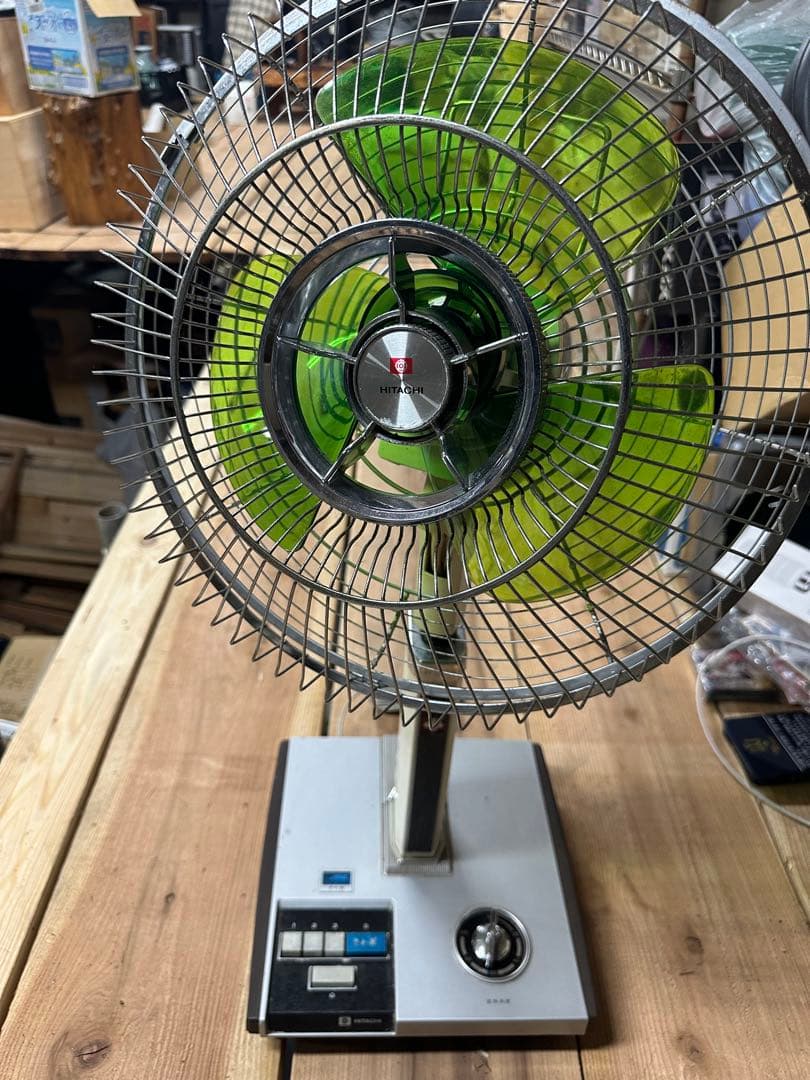 HITACHI 扇風機 緑の羽根　アンティーク　昭和