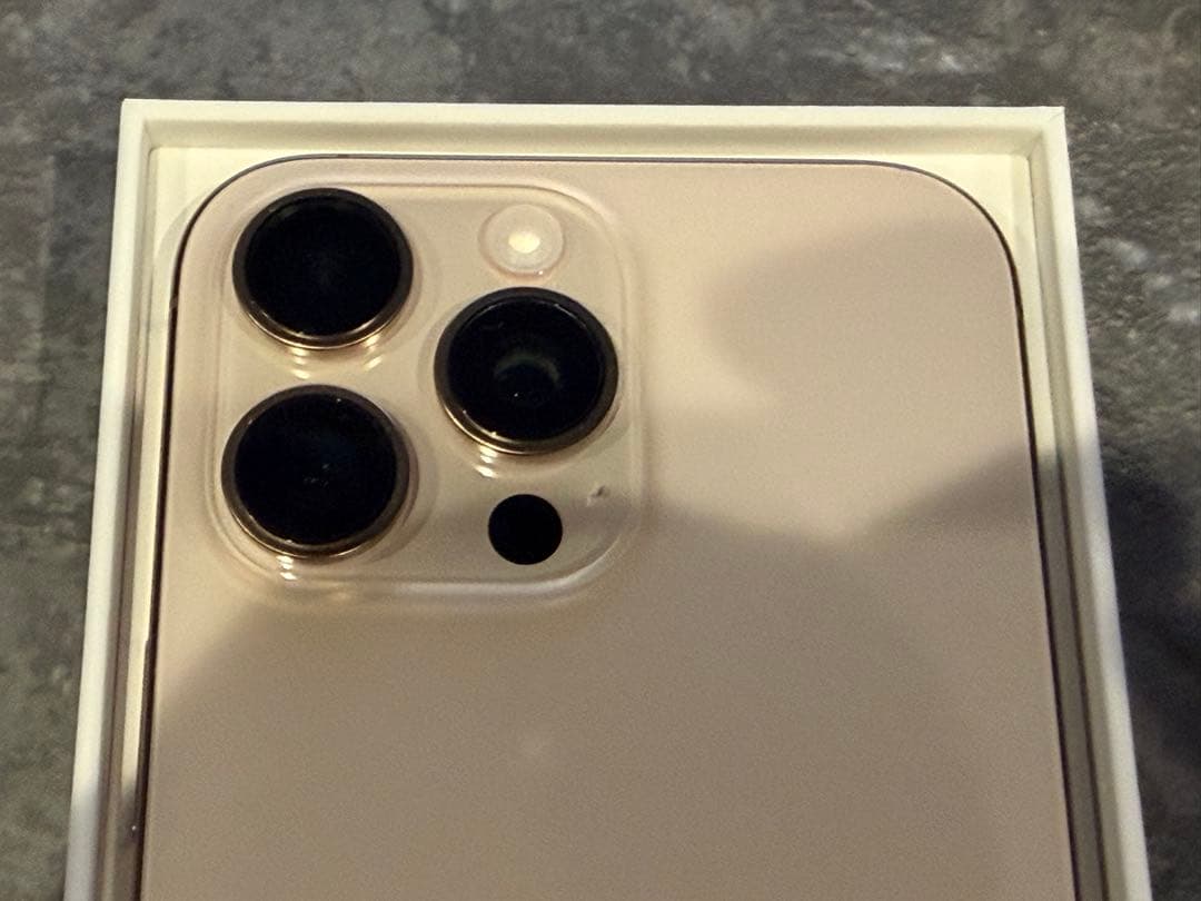 Apple iPhone 16 Pro Max 256GB デザートチタニウム