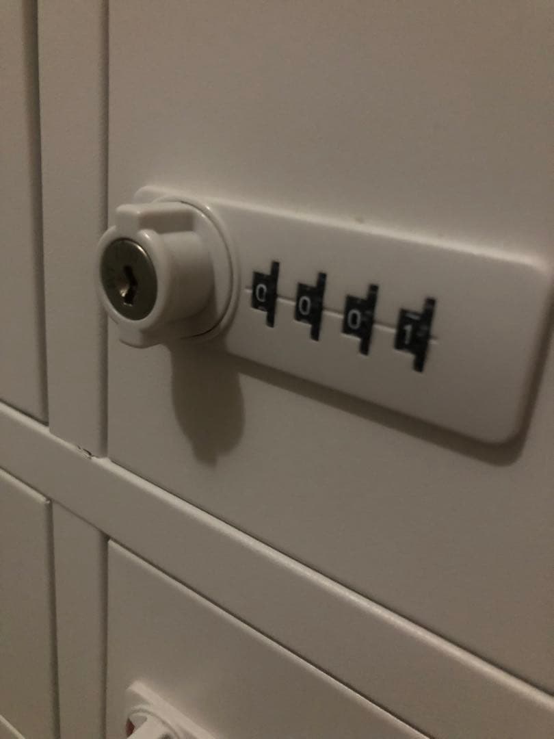 貴重品ロッカー　８人用