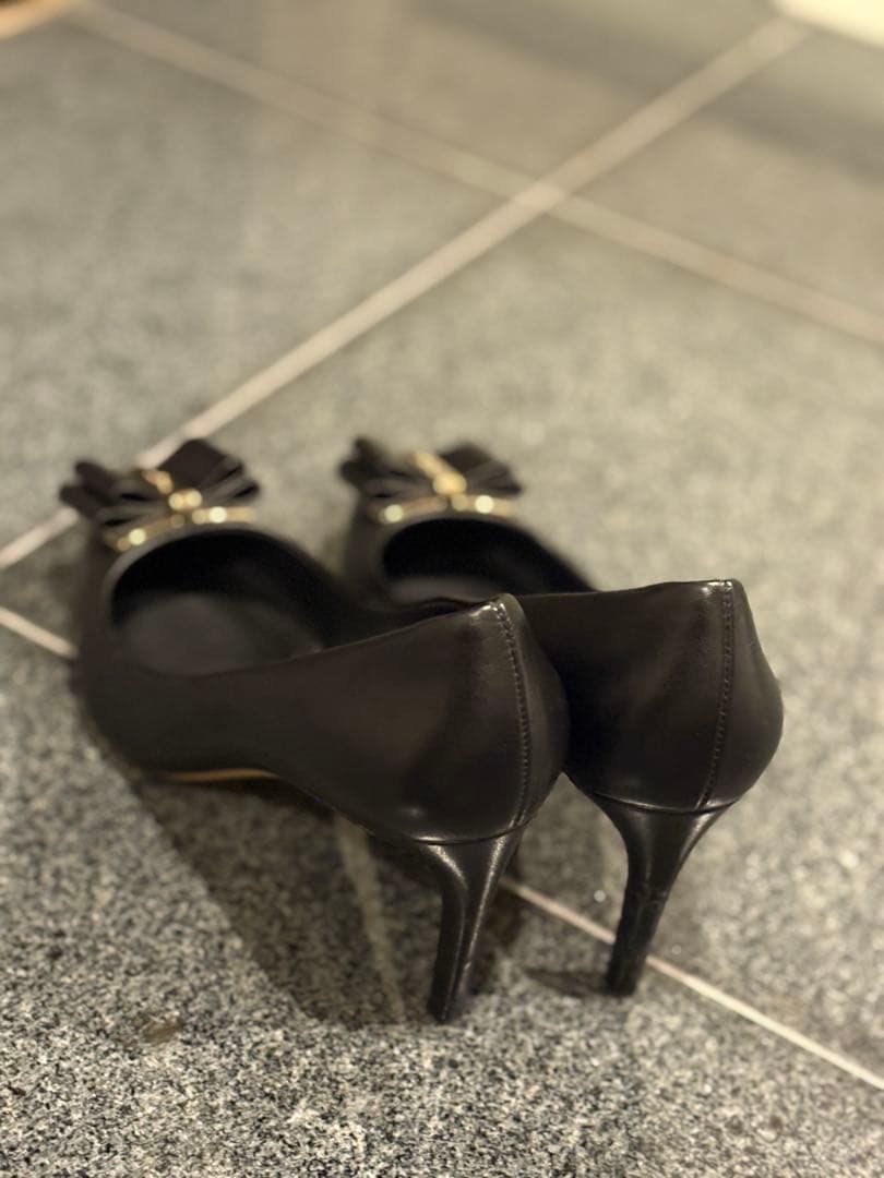 フェラガモ　パンプス