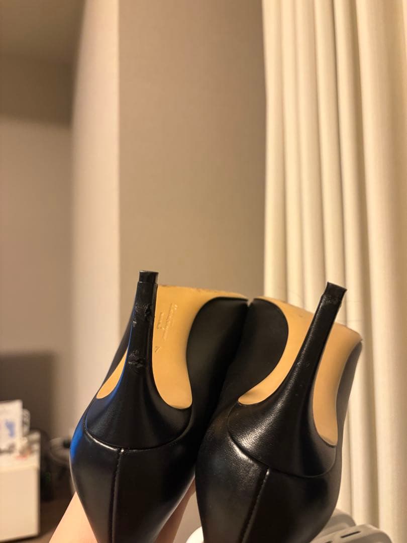 フェラガモ　パンプス