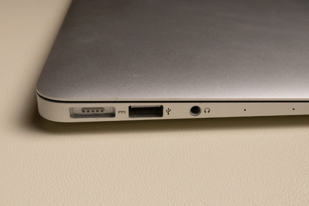 MacBook本体 Apple MacBook Air 13-inch Early 2015