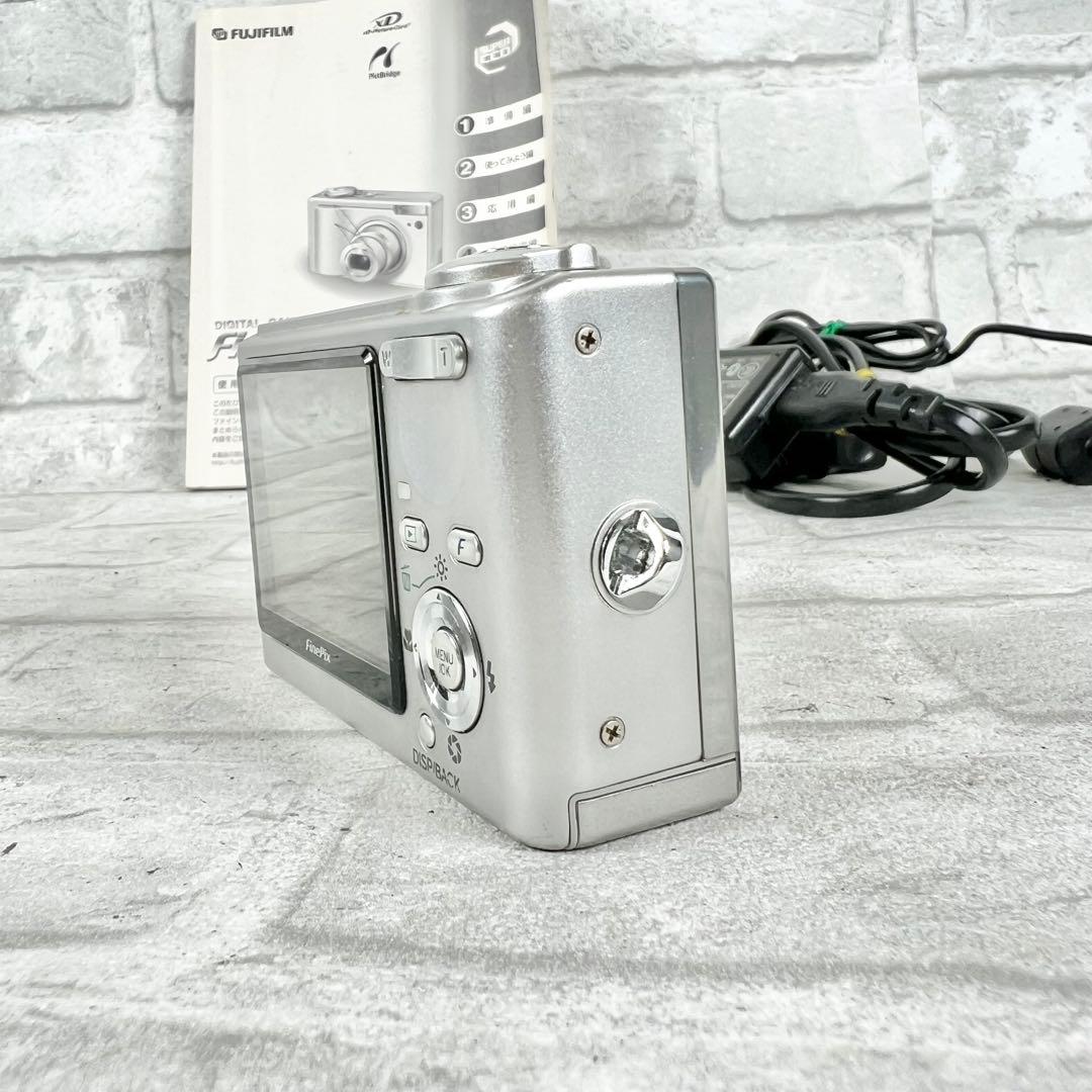 Fujifilm FinePix F11 コンパクトデジタルカメラ