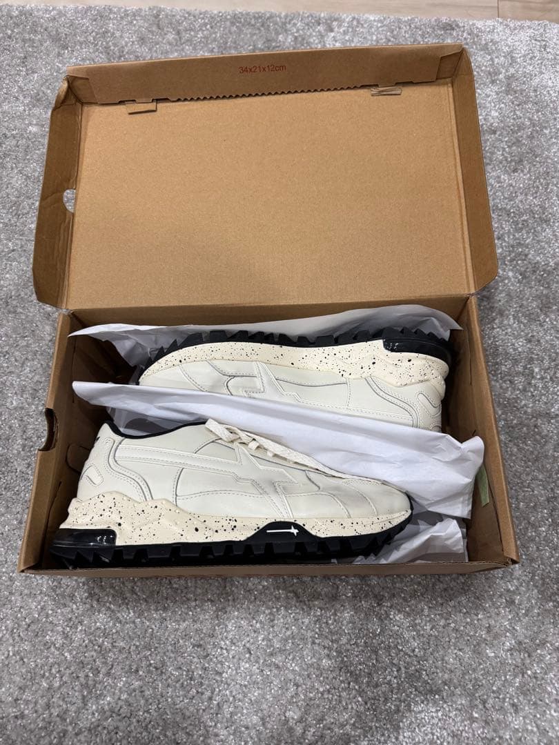 【新品未使用】W6YZ BREEZEスニーカー