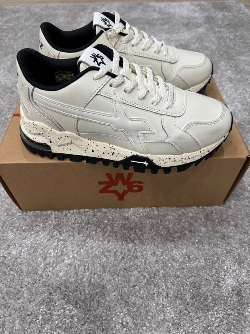 【新品未使用】W6YZ BREEZEスニーカー