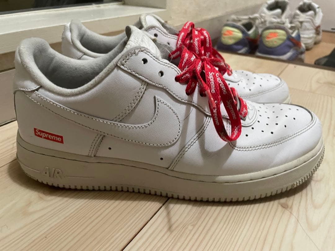 ええごにNike Air Force 1 Supreme ホワイト