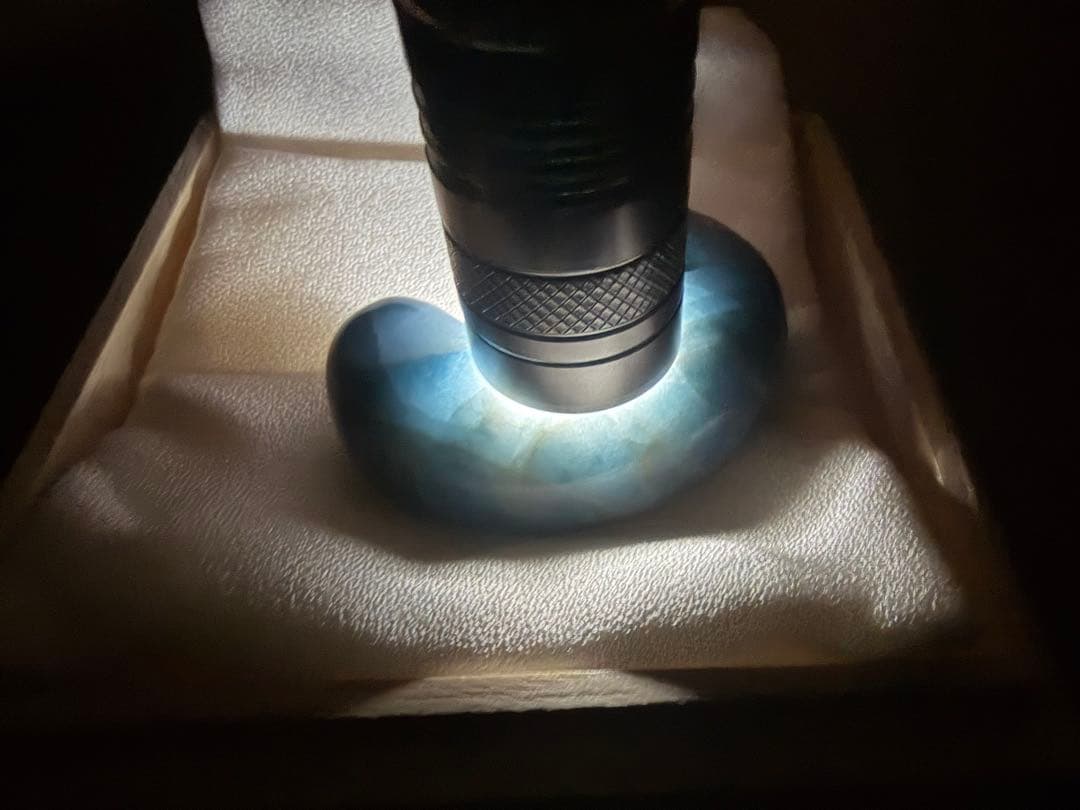 【55g】糸魚川翡翠 コン沢 青翡翠 入コン沢 勾玉 ひすい 大勾玉