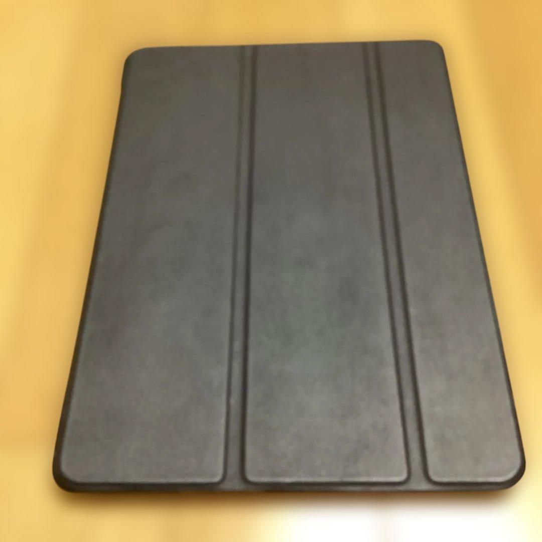 iPad (第5世代) スペースグレイ　３２GB Wi-Fi