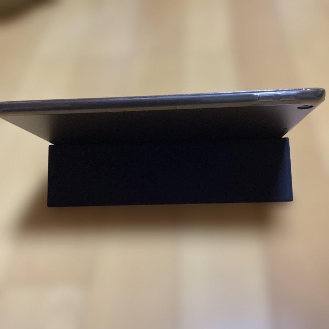 iPad (第5世代) スペースグレイ　３２GB Wi-Fi