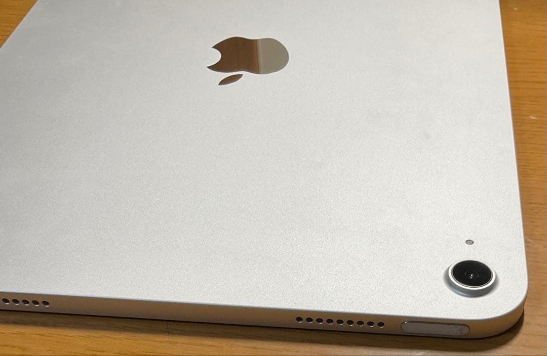 Apple iPad シルバー 本体 第10世代　64GB