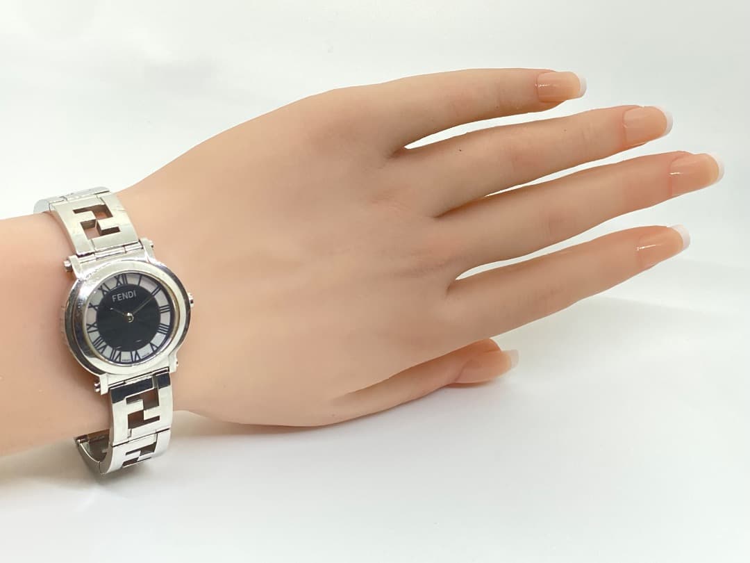 【保付・新品電池】フェンディ 6100L クアドロ ラウンド クォーツ シェル