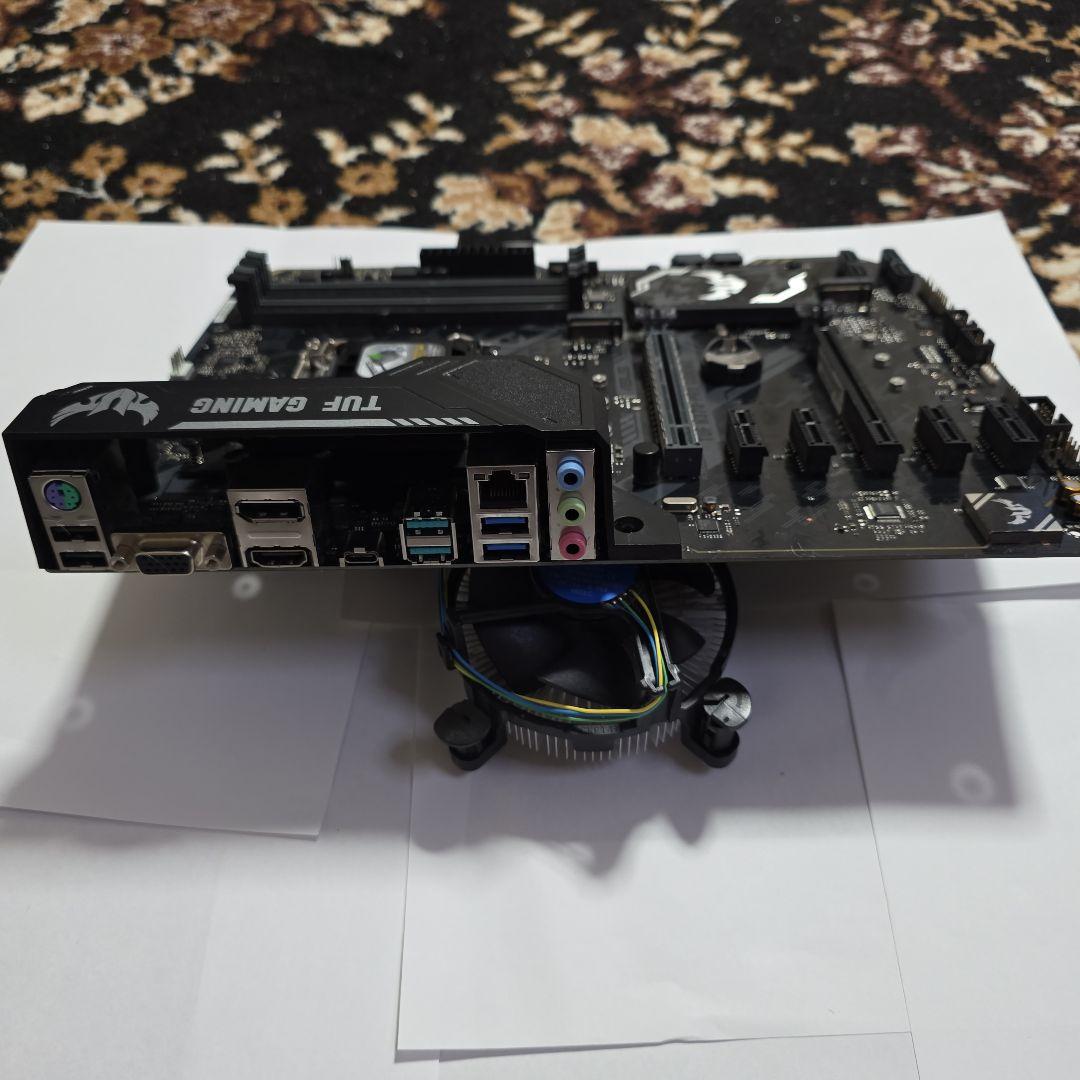 CPU tainatTUF GAMING H370-PRO + Core8400