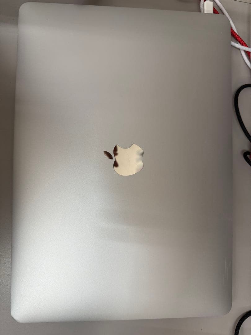 MacBook本体 MacBook Air (M1, 2020) 8GB / SSD 256GB