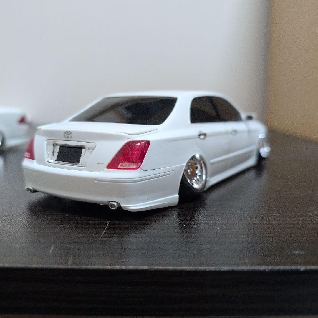 AOSHIMA 1/24スケール プラモデル クラウン セルシオ 本体のみ