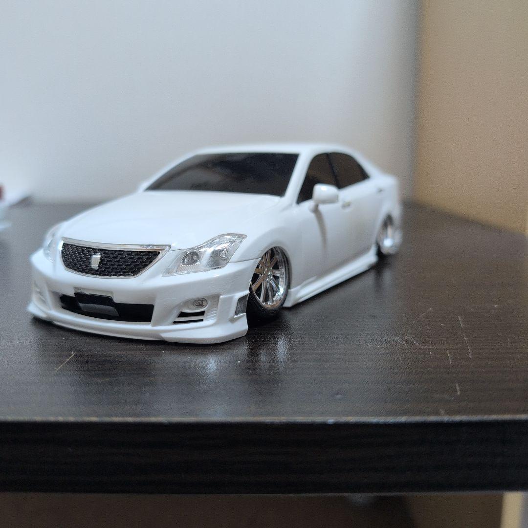 AOSHIMA 1/24スケール プラモデル クラウン セルシオ 本体のみ