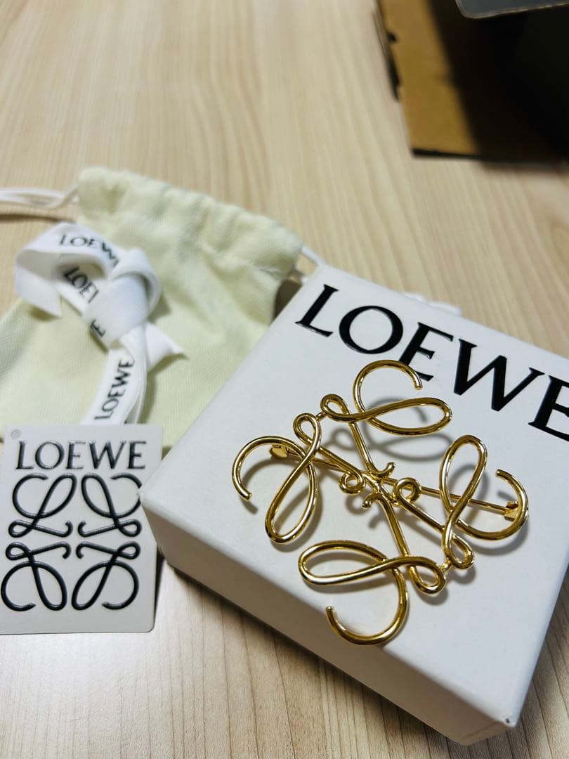 【正規品】LOEWE ロエベ ブローチ ゴールド【ギャランティカード付き】