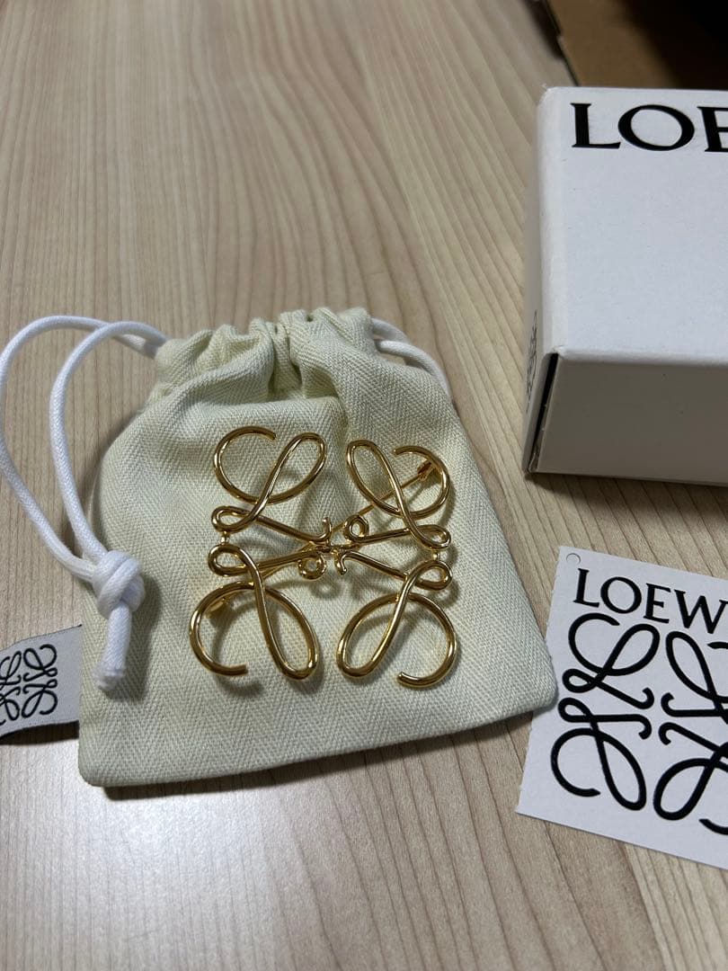 【正規品】LOEWE ロエベ ブローチ ゴールド【ギャランティカード付き】