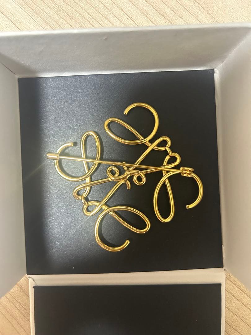 【正規品】LOEWE ロエベ ブローチ ゴールド【ギャランティカード付き】