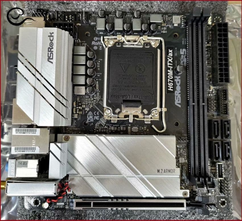 ASRock H670M-ITX/ax マザーボード