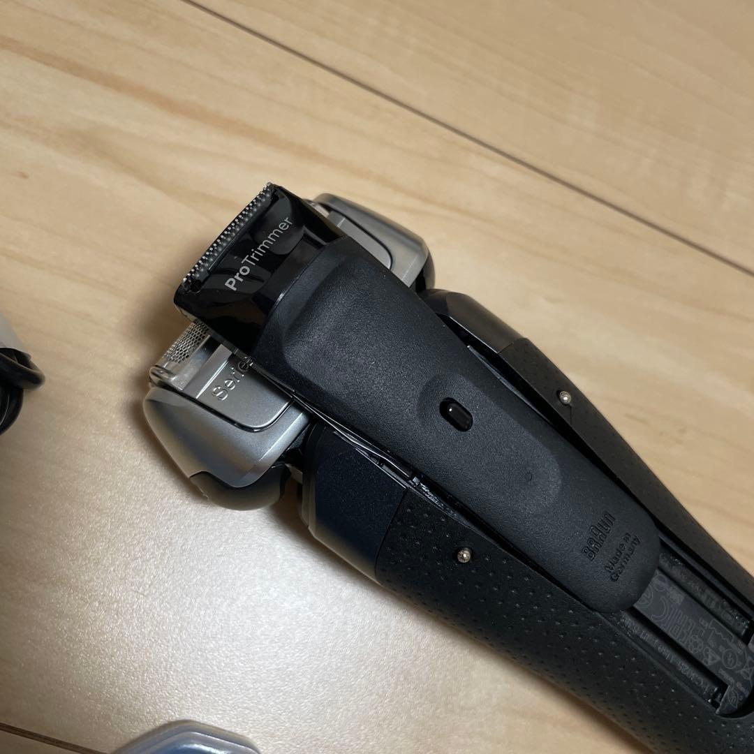 未使用品 ブラウン シェーバー シリーズ8 洗浄液1個付 髭剃り シェービング