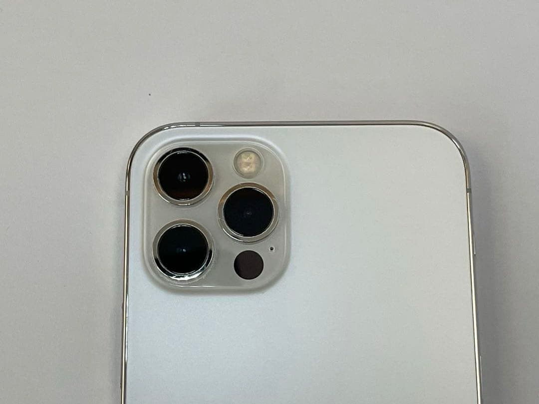 iPhone 12 Pro 256GBシルバー 美品 動作良好バッテリー100%